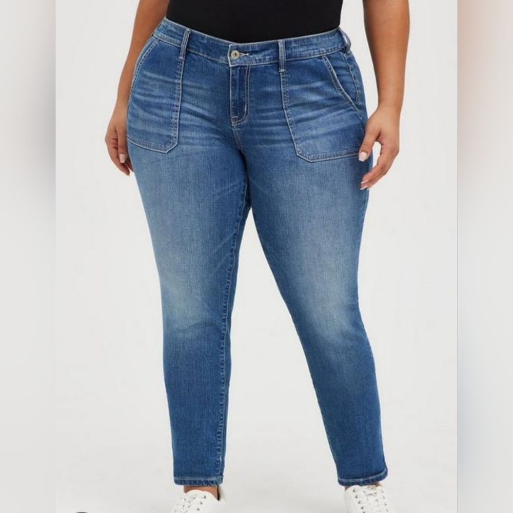 Torrid Women's Classic Blue Boyfriend Straight Vintage Stretch Skinny Jean Sz 20